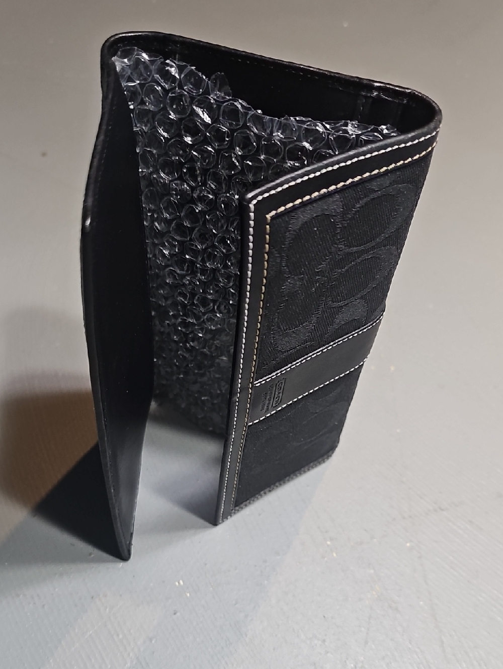 Coach VTG Blk. Signature Jacquard Canvas & Leather Trifold Wallet With Checkbook - Picture 2 of 12